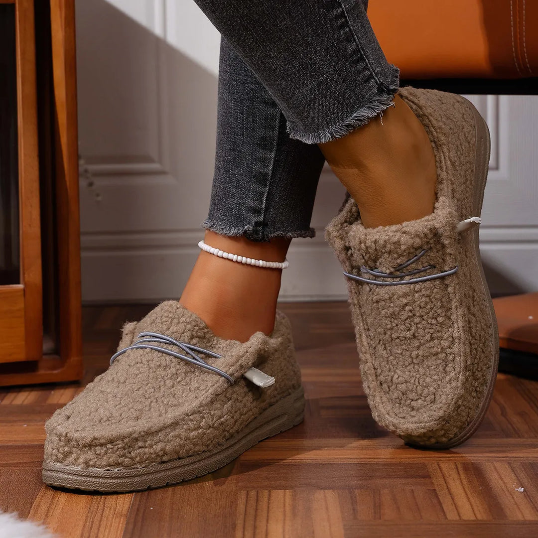 Luna – Warm and Comfortable Teddy Slippers