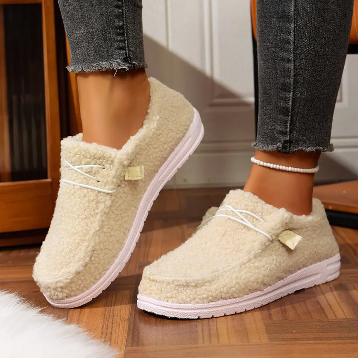 Luna – Warm and Comfortable Teddy Slippers