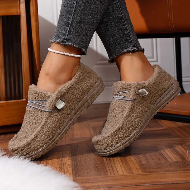 Luna – Warm and Comfortable Teddy Slippers
