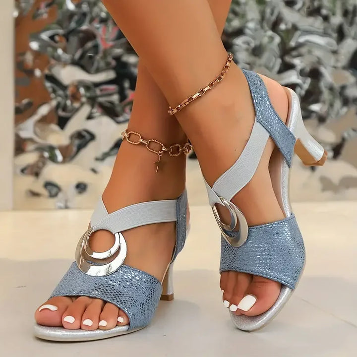 Jasmina | elegant pumps with strap and decorative buckle