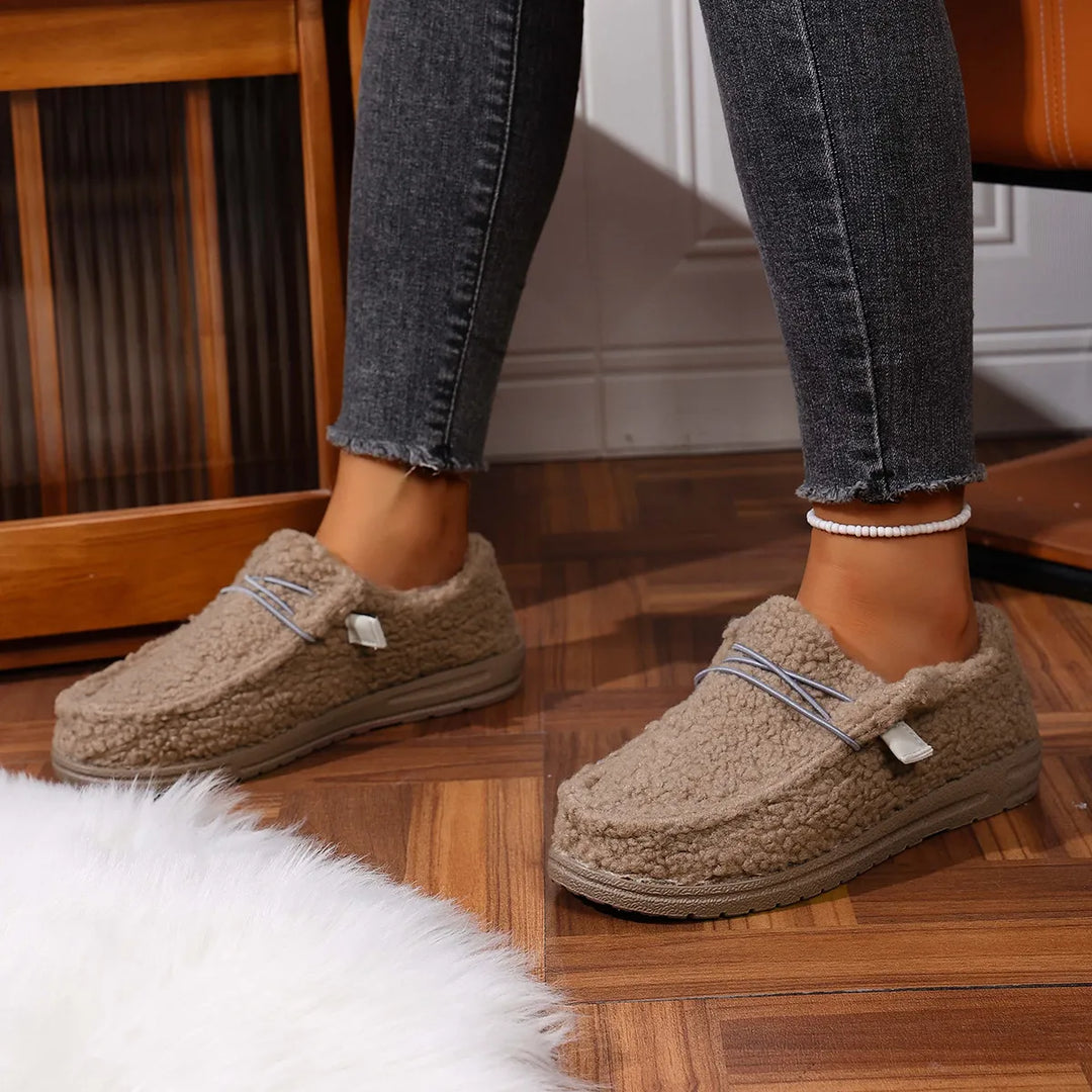 Luna – Warm and Comfortable Teddy Slippers