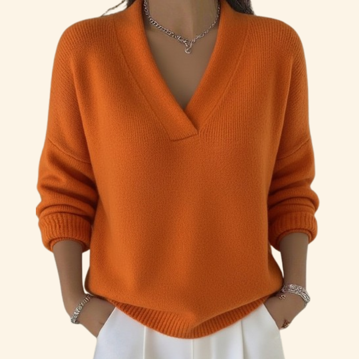 Noor | Soft Knit with V-Neck