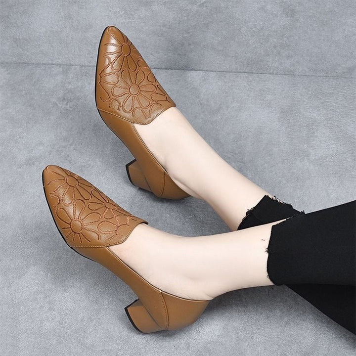 Elodie | Elegant Pumps in Soft Leather with Embroidery